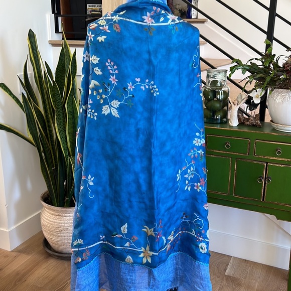 Rubicon silk & cotton oversized shawl. - Picture 11 of 16